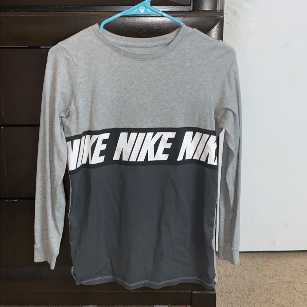 nike grey long sleeve